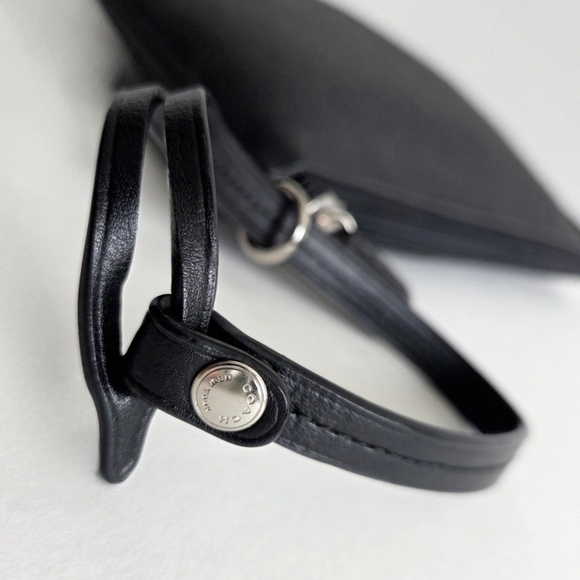 Coach Black Zippered Pouch With Large Teal Story Patch & Wrist Strap W/Snap - Picture 4 of 16